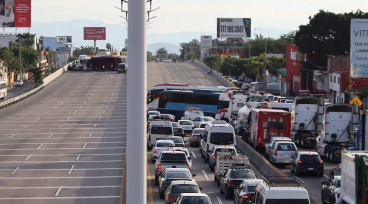 Atención automovilistas: Esto pasará con los bloqueos de transportistas en las carreteras de México luego de reunión con autoridades