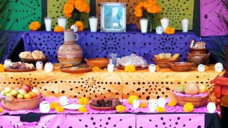 Cómo hacer papel picado para tu altar de muertos