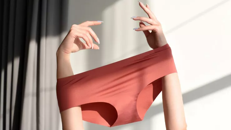 Mujer roba calzones en Coppel