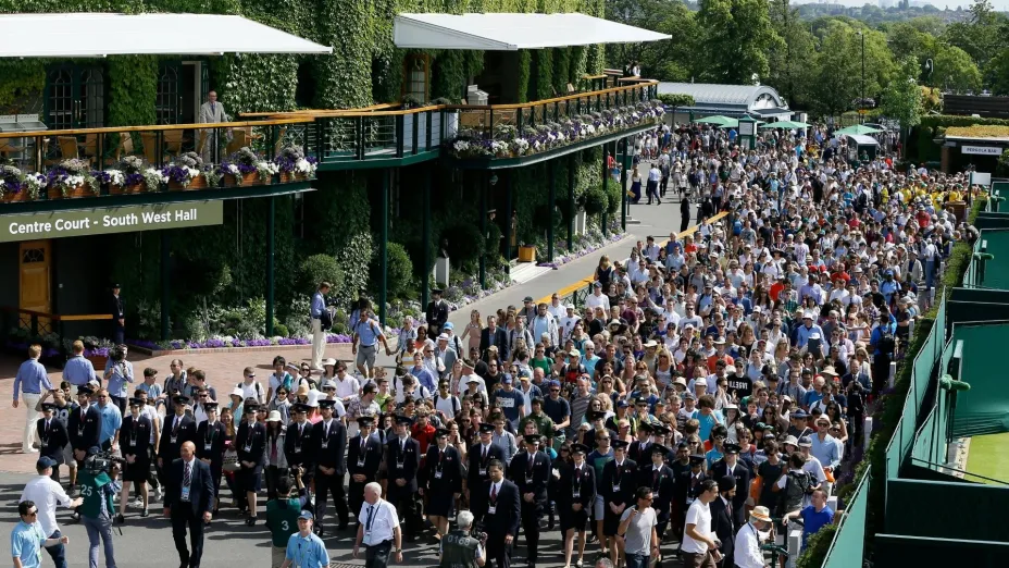 Wimbledon All England Club público 25 de junio de 2017 AP Foto Kirsty Wigglesworth, archivo.jpg