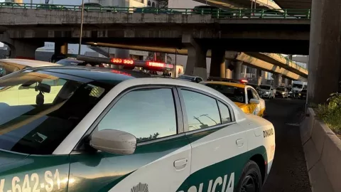 Accidente hoy 8 de diciembre en Periférico: Conductor muere tras salir proyectado