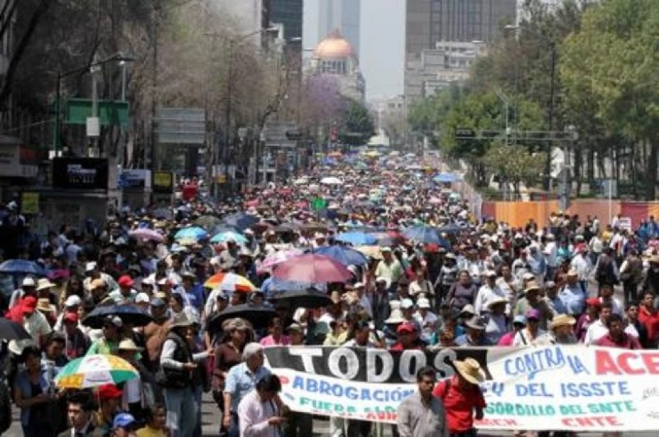CNTE reúne amparos contra leyes secundarias de reforma educativa