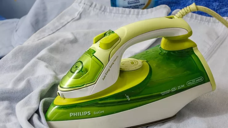 Ahorro de luz: Mejores horarios para lavar y planchar