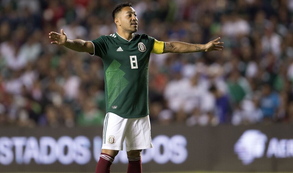 ¡Marco Fabián llegó a México para firmar con su nuevo equipo!