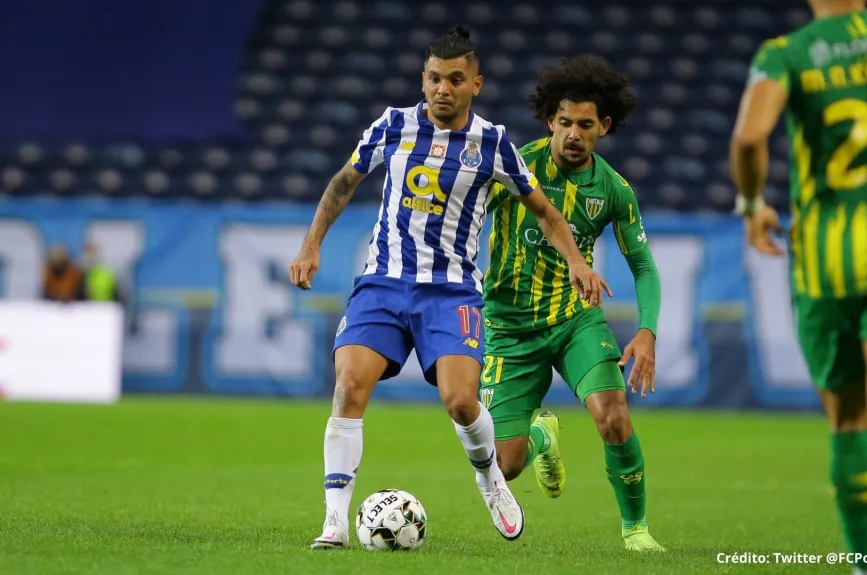 3 Futbolistas mexicanos en Europa Tecatito Corona.jpg