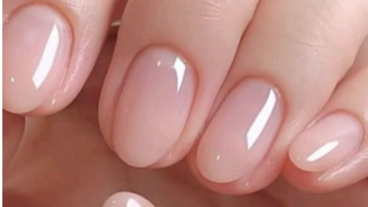 diseño de uñas cortas naturales