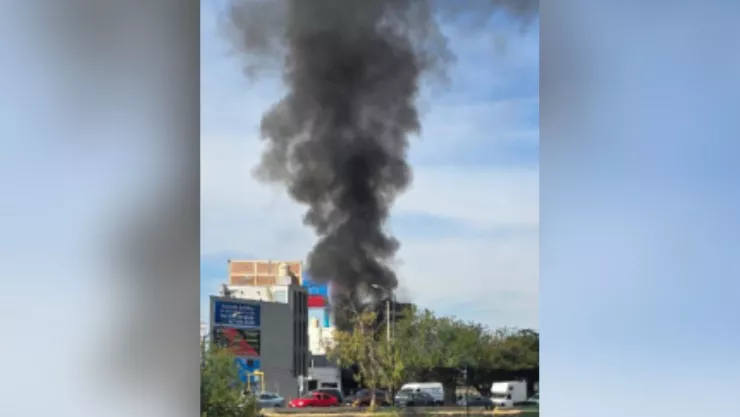 ¡Por tu seguridad, toma rutas alternas! FUERTE INCENDIO en el bulevar más concurrido de León hoy viernes 14 de noviembre (2).jpg