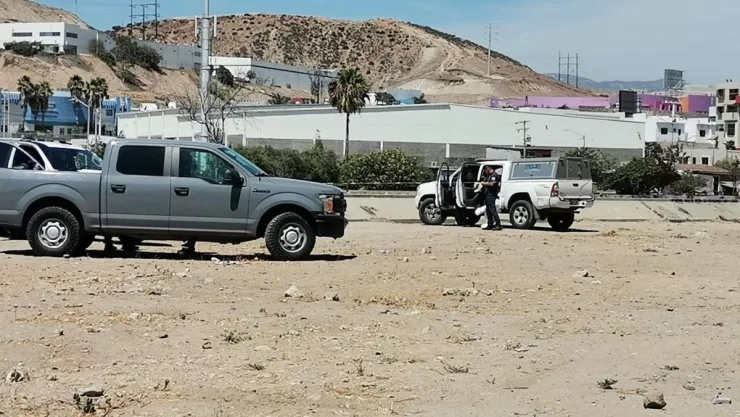 Violencia en Tijuana: Hallan a hombre muerto en la canalización.