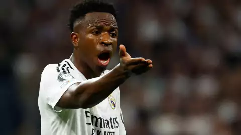 Vinicius Jr frustrado.jpg