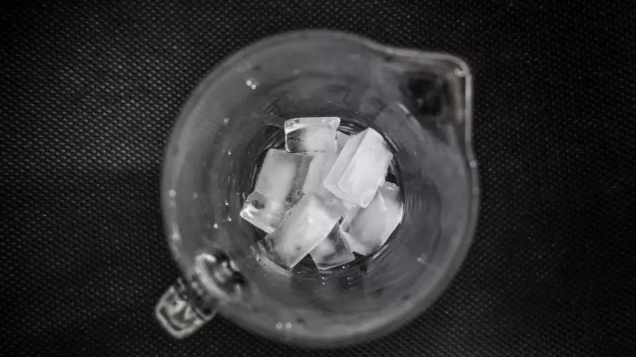 ¿Es malo consumir hielo_ Podría causar enfermedades gastrointestinales