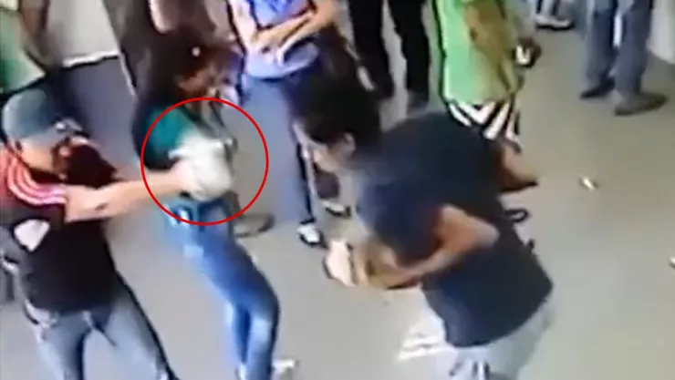 Hombre mata a ladrón en un banco