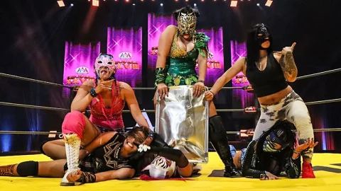 luchadora La Hiedra