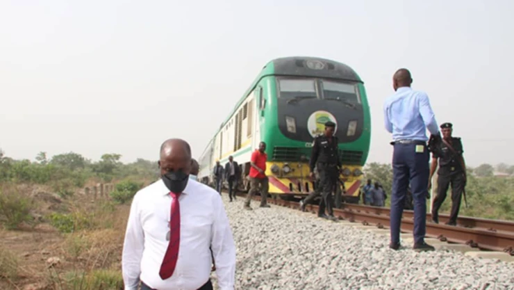 Nigeria Hombres armados tren pasajeros
