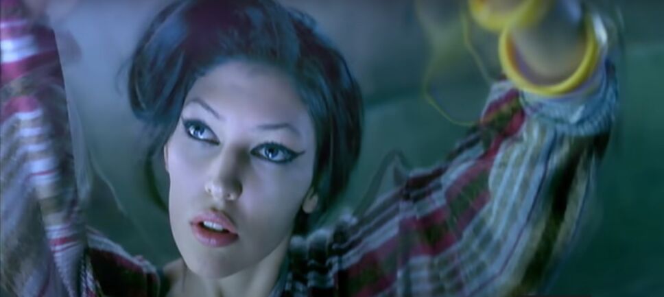 Las 20 canciones en español que hablaban de mucho más que amor