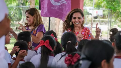 Alrededor de 130 niños acudieron a recibir juguetes en domo de Felipe Carrillo Puerto.jpg