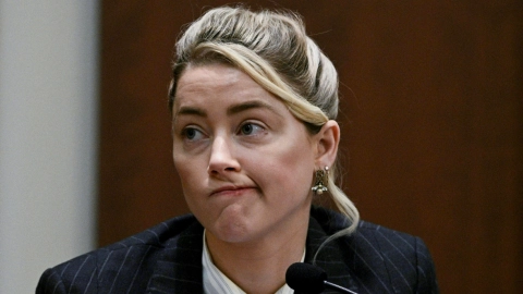 amber heard ojos johnny depp