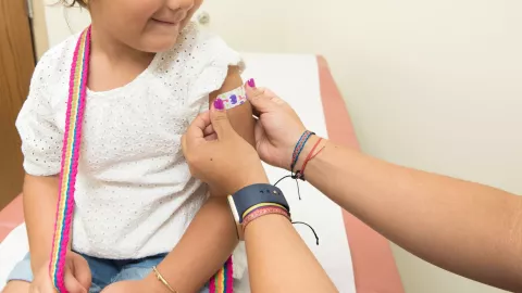 Vacuna contra dengue en niños