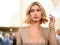 La modelo Hailey Baldwin engalanó la alfombra roja.