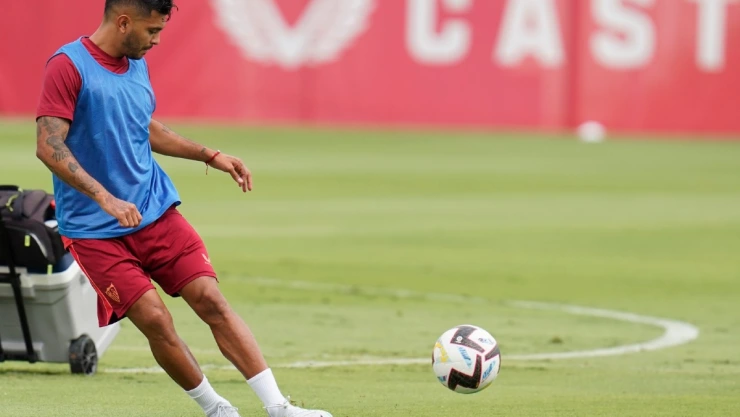 Tecatito sufre una rotura de peroné.