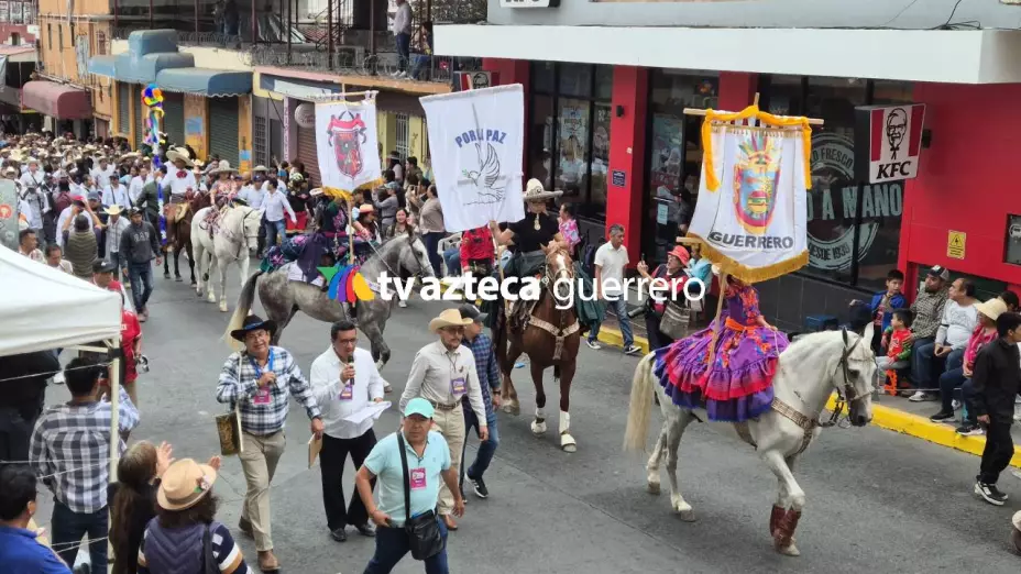 Paseo del Pendón en Chilpancingo_ Comienza la tradicional fiesta en Guerrero.jpg