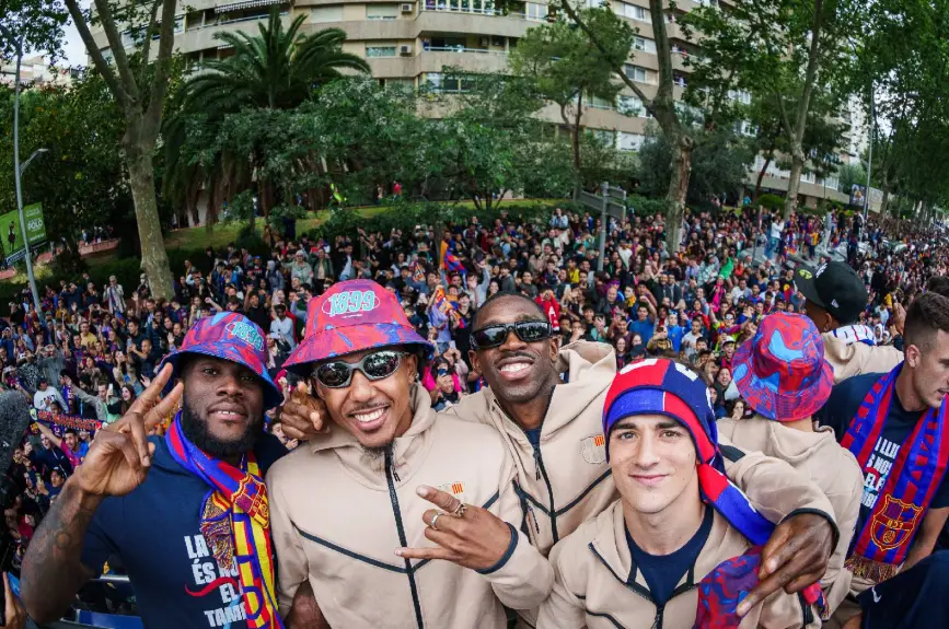 Dembele, Gavi, kessie y kounde festejo Barcelona