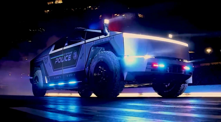 Policía de California presentó el primer Tesla Cybertruck como patrulla.