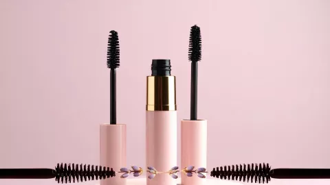 ¿Notas tus pestañas más débiles 3 consejos efectivos para cuidarlas después de los 50 años