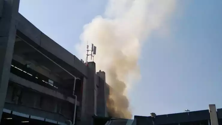 Metro CDMX: Desalojan a usuarios por incendio en estación Pantitlán