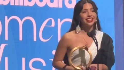 Ángela Aguilar da polémico discurso en la entrega de premios Billboard Women in Music 2025.png