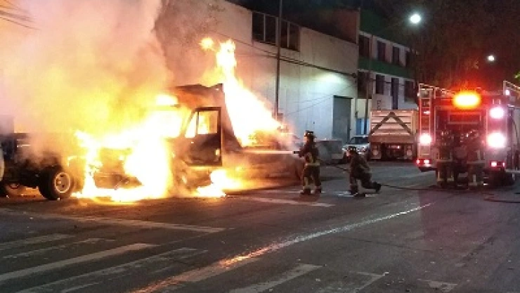 FGJCMDX_se_queman_vehiculos.jpeg
