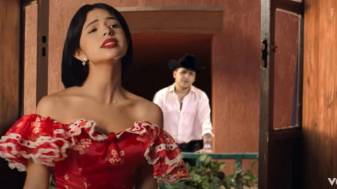 Todo indica que el amor entre Ángela y Christian surgió desde la grabación del tema “Dime cómo quieres”