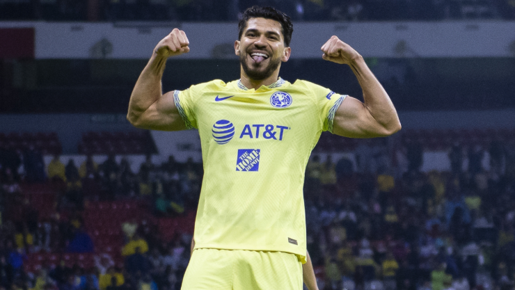 Henry Mart&iacute;n celebra un gol con el Club Am&eacute;rica
