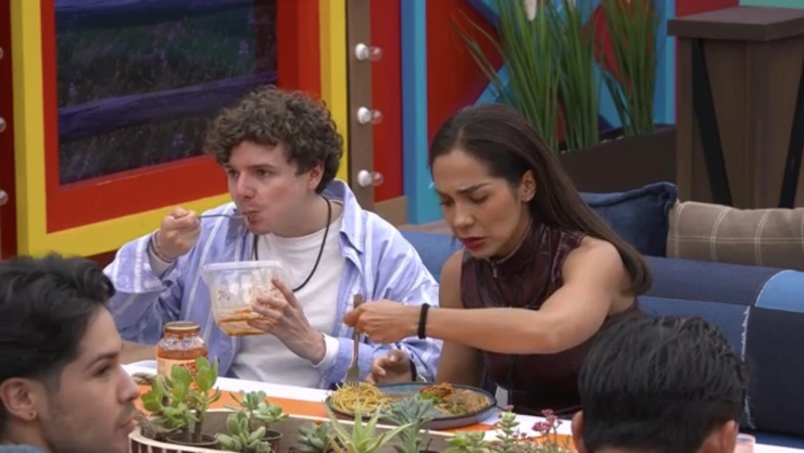 “Yo como una vez al día”: Esta es la dieta que la influencer Pao Castillo compartió en la experiencia 24/7 de la Granja VIP Segunda temporada