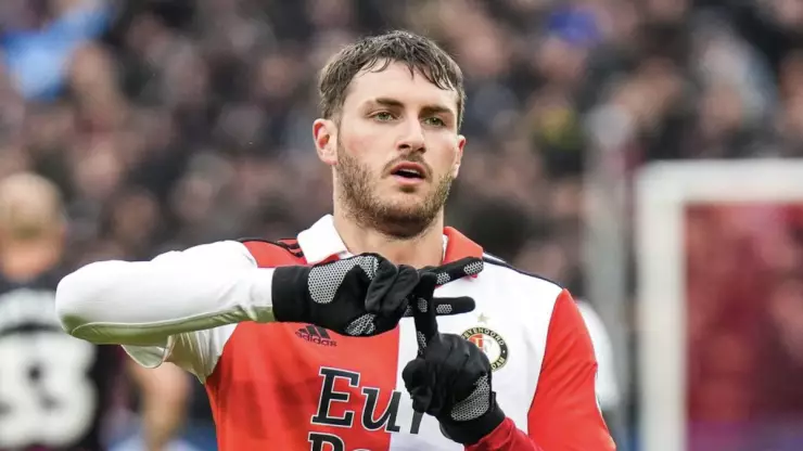 Santiago Giménez, delantero del Feyenoord
