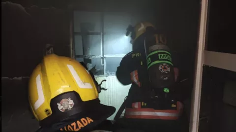 Reportan incendio de casa habitación en la colonia Guadalupe Caleras en Puebla hoy 29 de diciembre