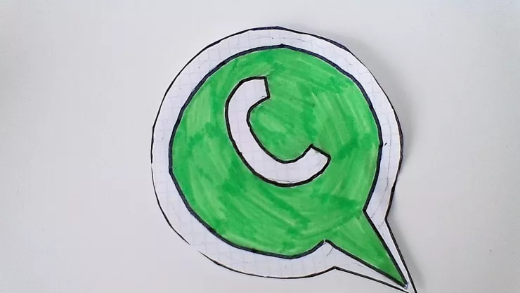 El significado del nuevo círculo morado-azul en WhatsApp