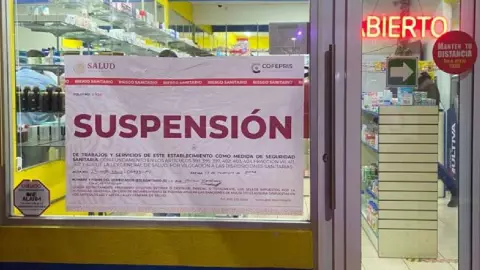 Cómo operan los estafadores que se hacen pasar por trabajadores de la Cofepris