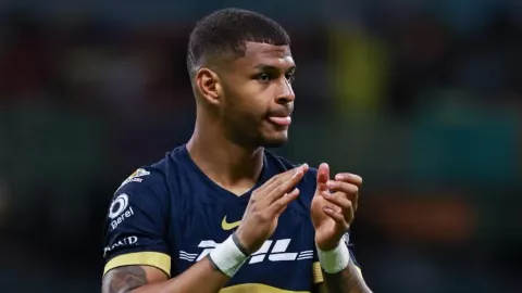 José Caicedo fue uno de los culpables de la derrota de Pumas, según la afición