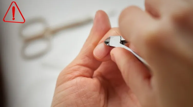 Los errores que debes evitar para no dañar la cutícula al realizarte la manicura en casa, según la IA.jpg