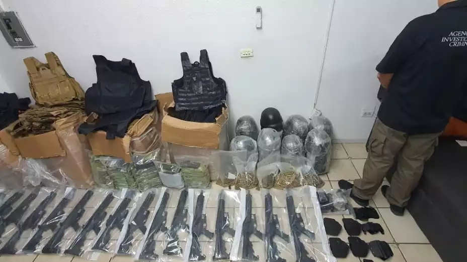 B03355 FGR ASEGURA ARMAMENTO EN TABASCO.jpeg