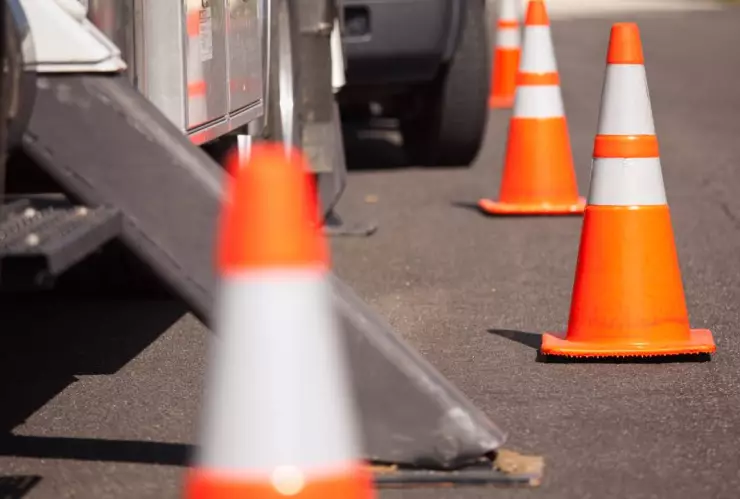 Apartar estacionamiento en calle es ilegal