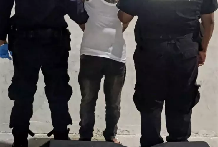 Arrestan a hombre por presunto asalto a mano armada en Progreso, Yucatán