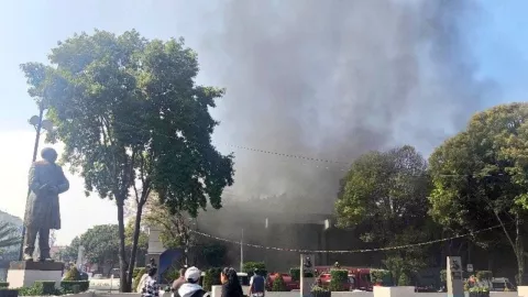 Fuerte incendio en la Benito Juárez hoy 11 de diciembre; hay intoxicados