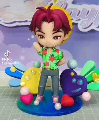 Abby Saja – Standee Diorama de Acrílico Resina claypuff.jpg