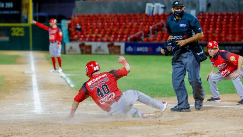 Umpire Humberto Sainz LMP