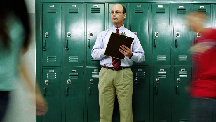 Te decimos cuánto gana un director de escuela en México, según la SEP.