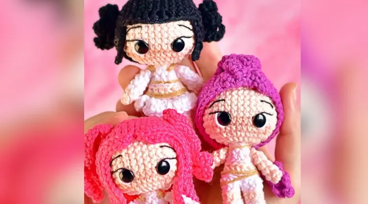 Es posible hacer amigurumis, o muñecas de crochet, de las “KPop Demon Hunters”.