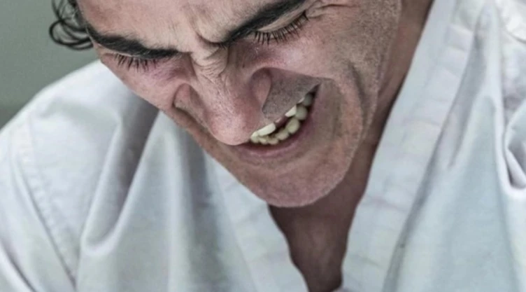 reir de nervios psiclogia.png