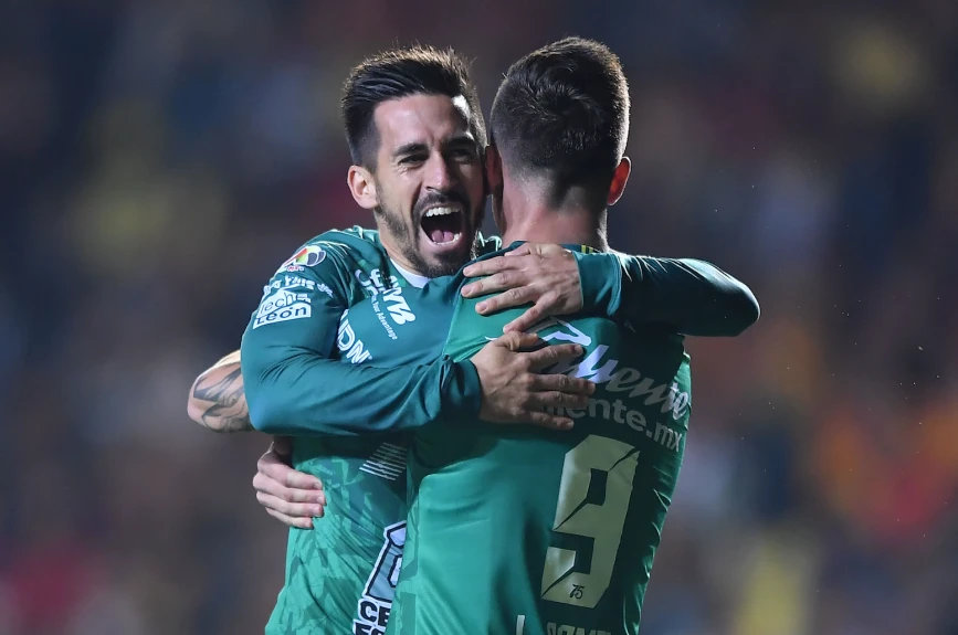 Monarcas vs León