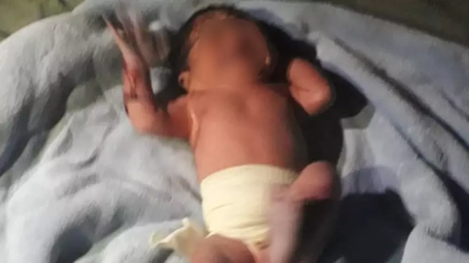 BEBE ABANDONADO.jpg